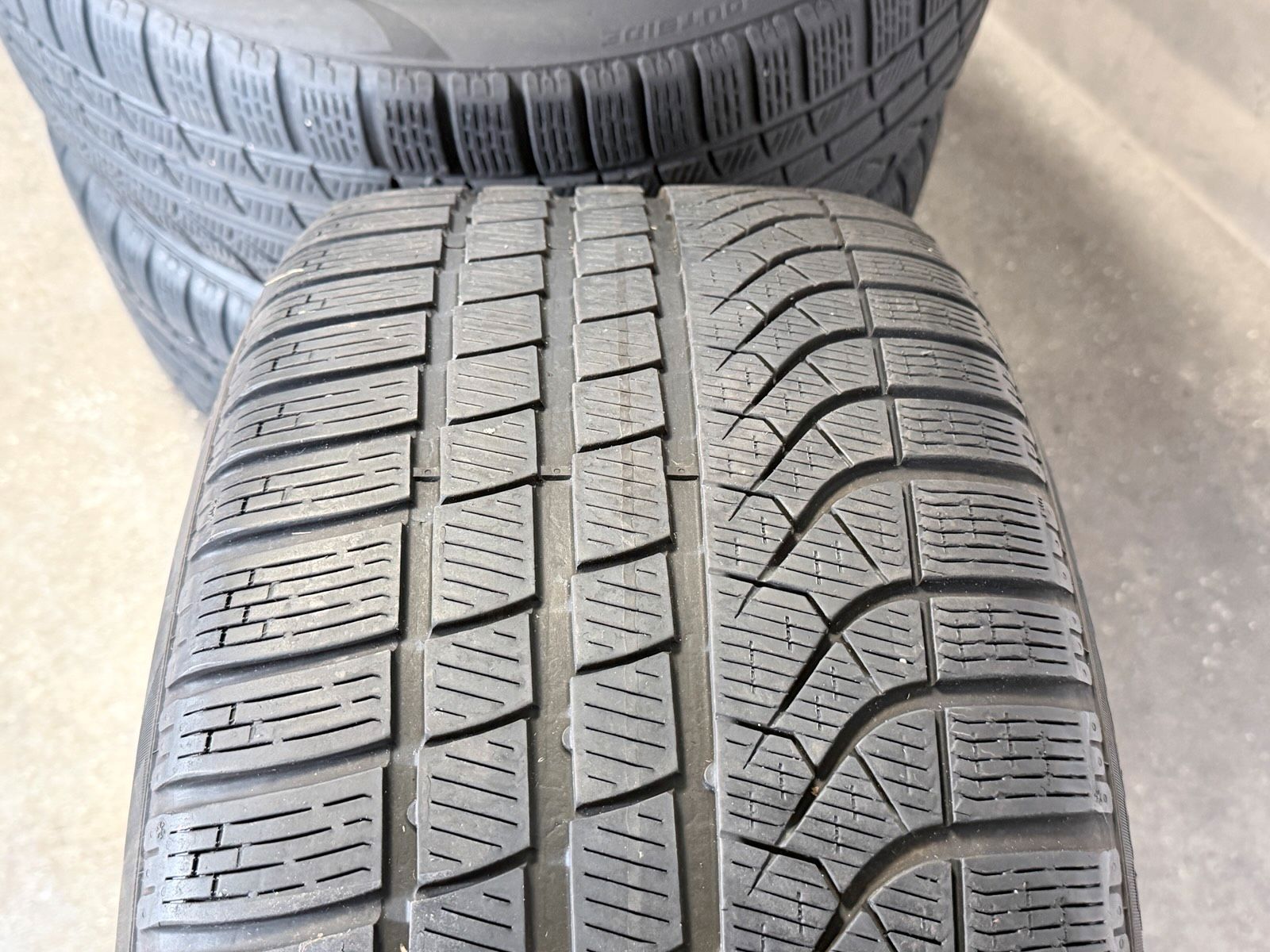 ORIGINAL 20 ZOLL PORSCHE TAYCAN AERO CROSS TURISMO WINTERREIFEN