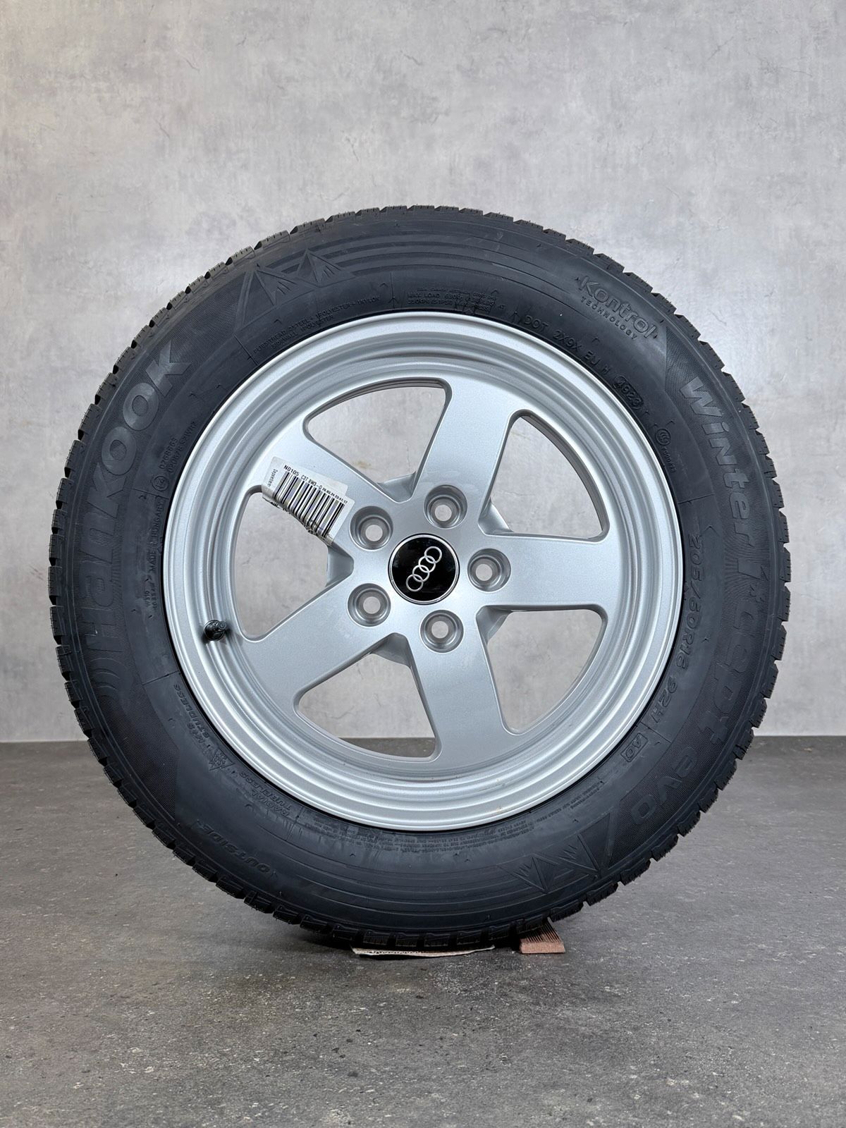NEU ORIGINAL 17 ZOLL AUDI A4 8W B9 8W0601025 WINTERREIFEN