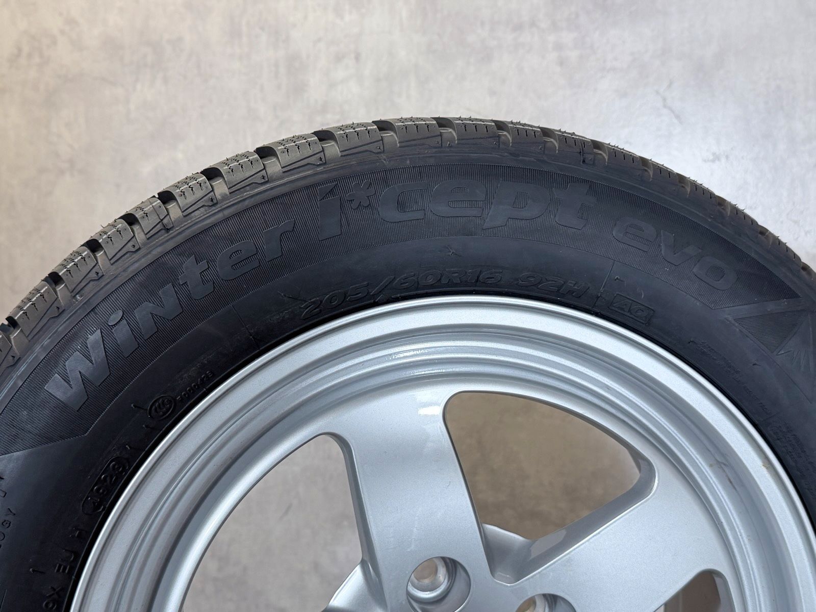 NEU ORIGINAL 17 ZOLL AUDI A4 8W B9 8W0601025 WINTERREIFEN