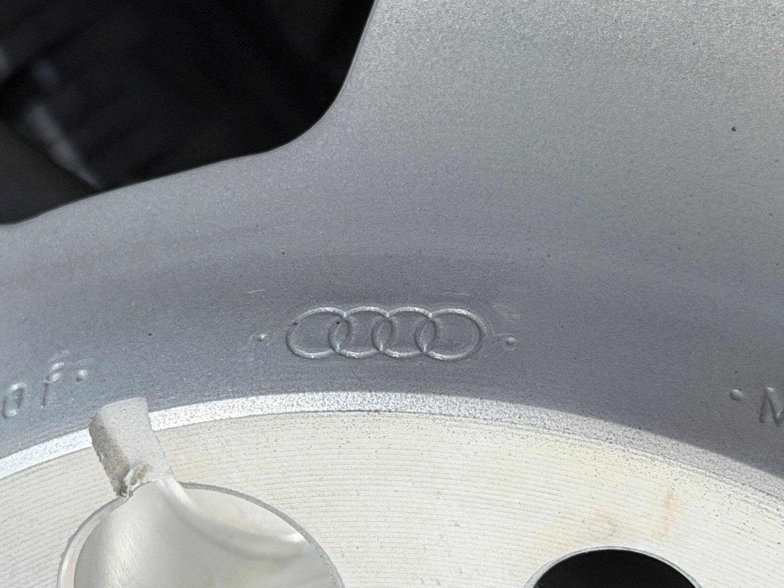 NEU ORIGINAL 17 ZOLL AUDI A4 8W B9 8W0601025 WINTERREIFEN