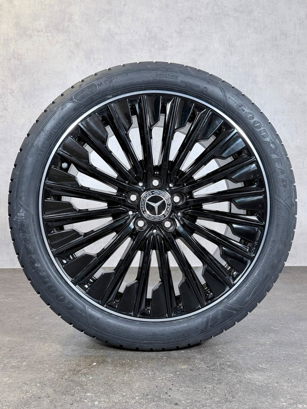 NEU ORIGINAL 19 ZOLL MERCEDES CLE A236 C236 WINTERREIFEN
