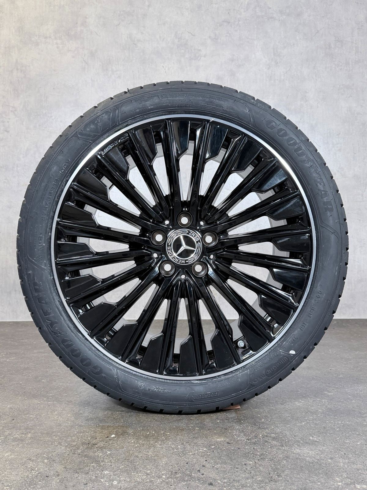 NEU ORIGINAL 19 ZOLL MERCEDES CLE A236 C236 WINTERREIFEN