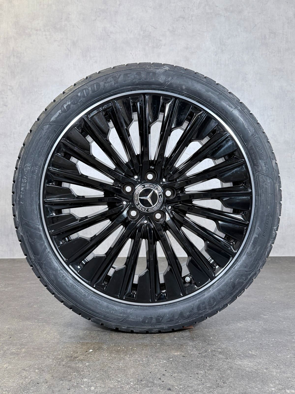 NEU ORIGINAL 19 ZOLL MERCEDES CLE A236 C236 WINTERREIFEN