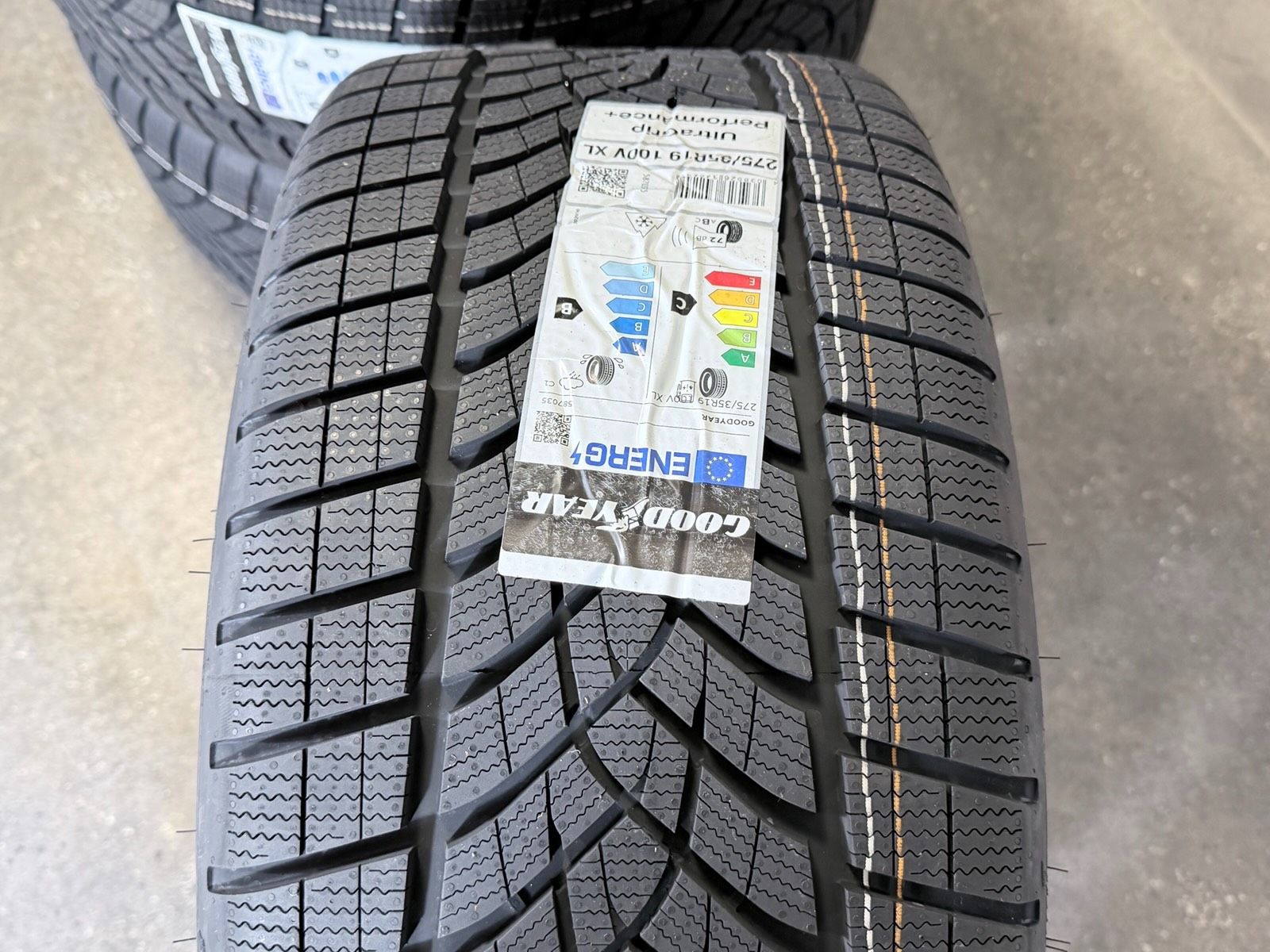 NEU ORIGINAL 19 ZOLL MERCEDES CLE A236 C236 WINTERREIFEN