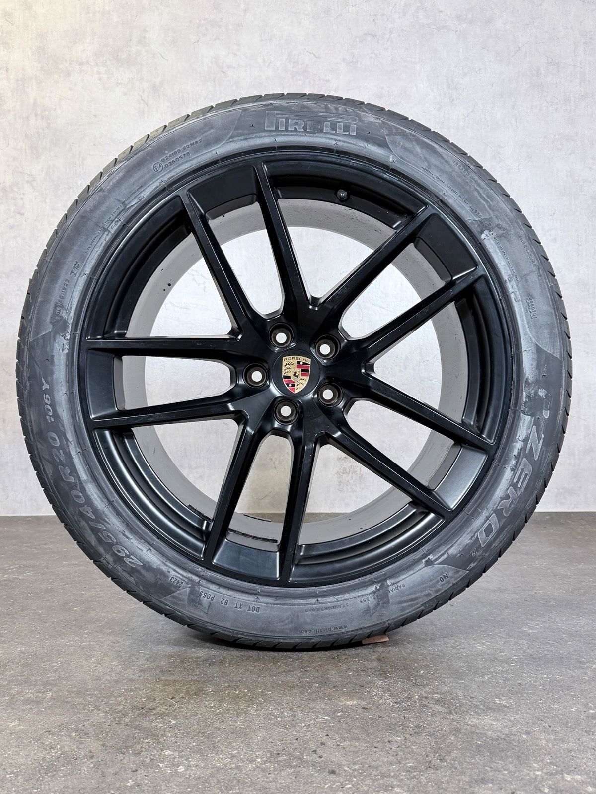 ORIGINAL 20 ZOLL PORSCHE MACAN III 3 95B SEIDENMATT SOMMERREIFEN