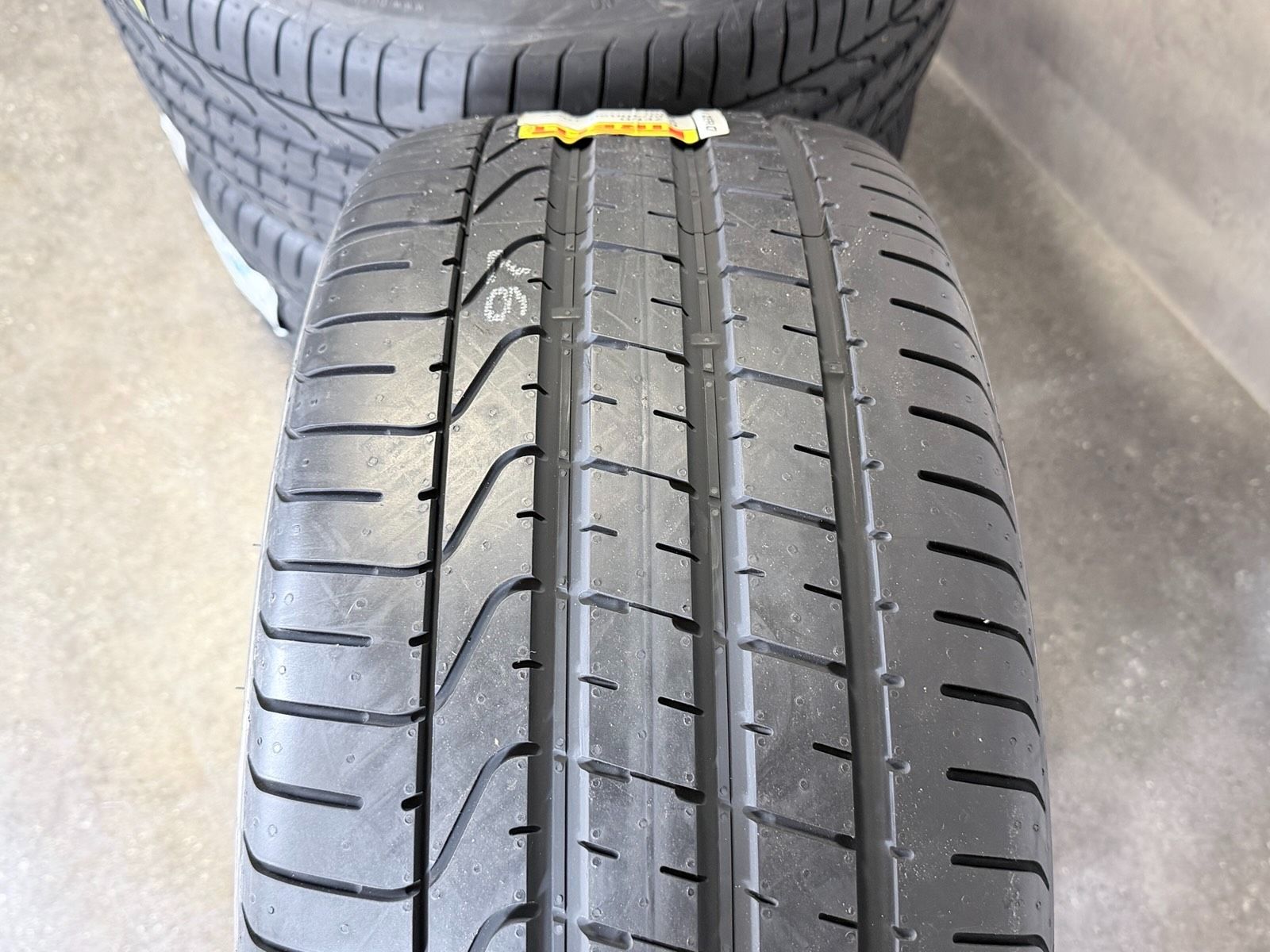 ORIGINAL 20 ZOLL PORSCHE MACAN III 3 95B SEIDENMATT SOMMERREIFEN