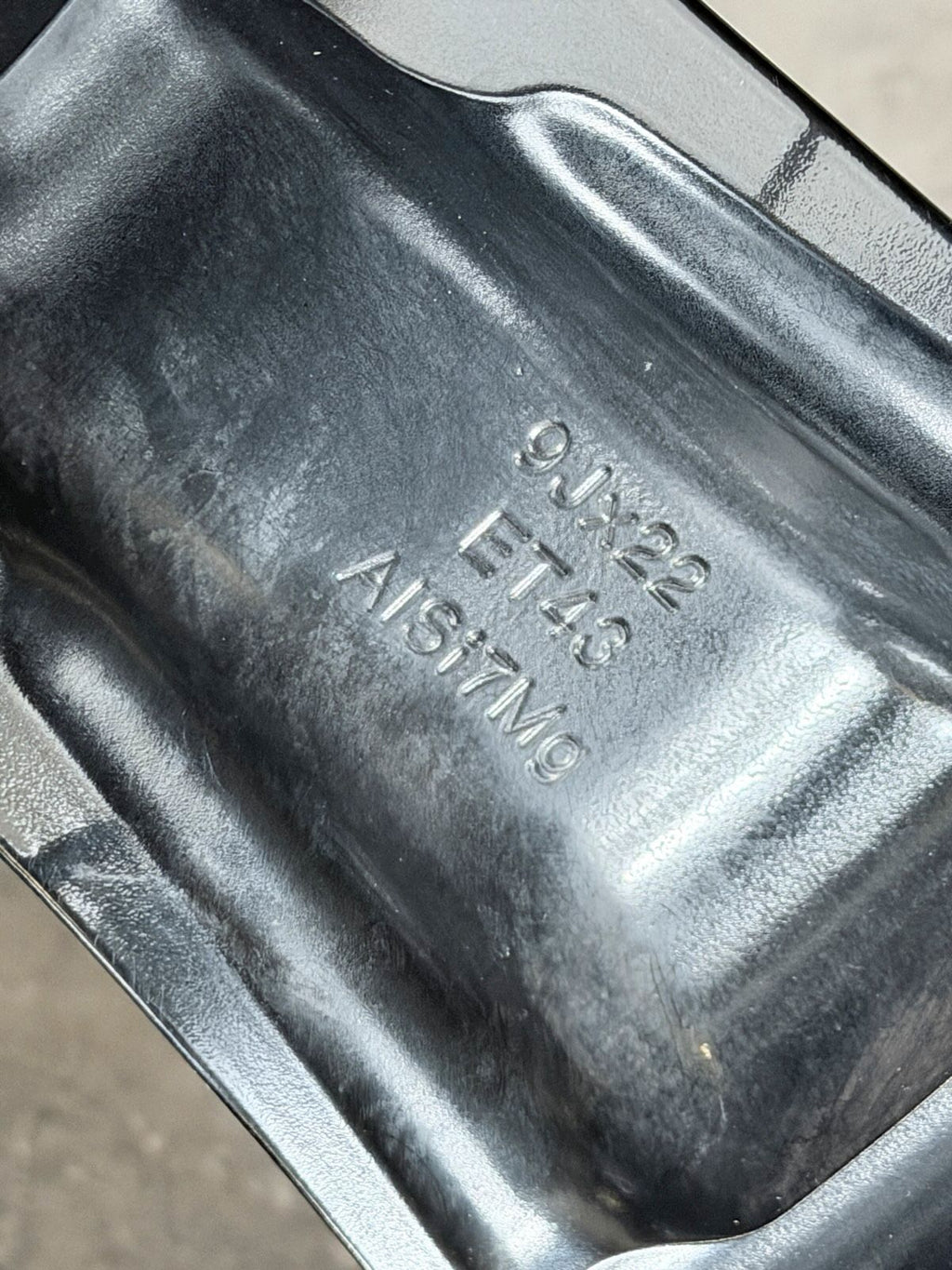 ORIGINAL 22 ZOLL LAND ROVER DEFENDER L663 ALLWETTERREIFEN L8BM