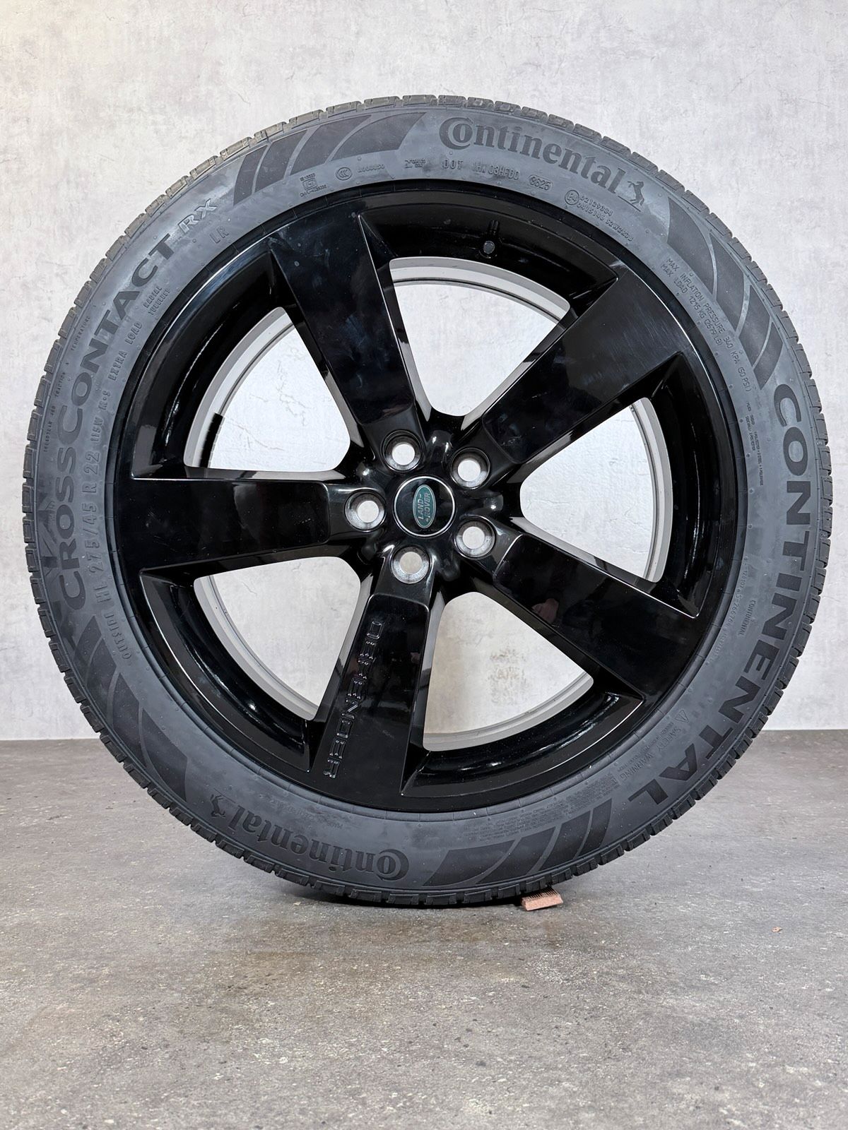 ORIGINAL 22 ZOLL LAND ROVER DEFENDER L663 ALLWETTERREIFEN L8BM