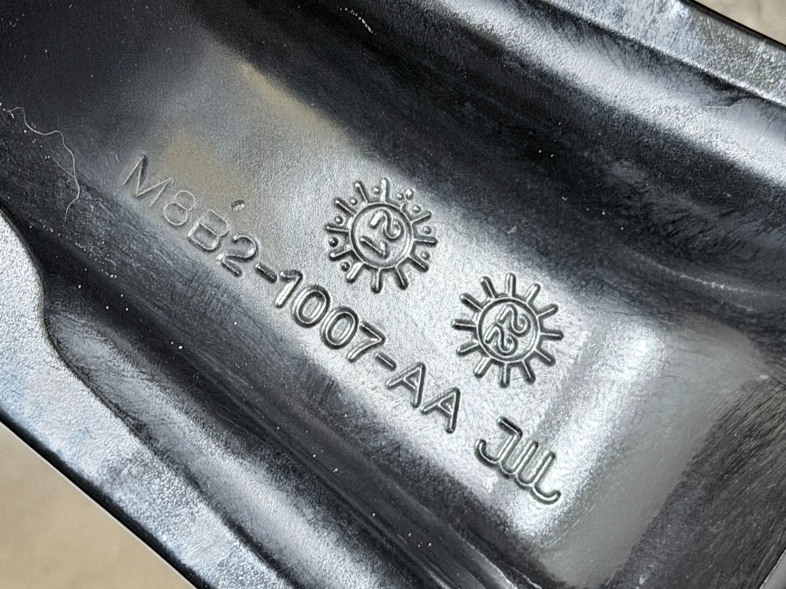 ORIGINAL 22 ZOLL LAND ROVER DEFENDER L663 ALLWETTERREIFEN L8BM