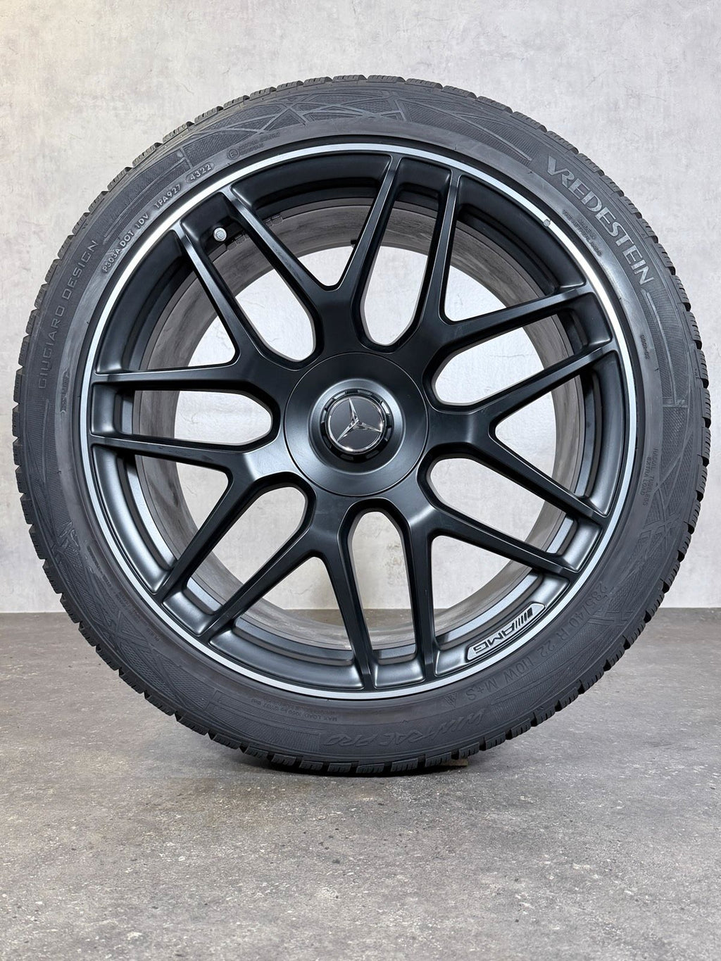 ORIGINAL 22 ZOLL MERCEDES G63 W463 W465 WINTERREIFEN AMG