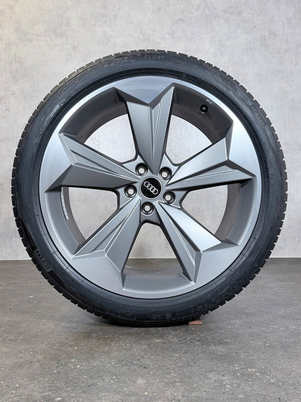 ORIGINAL 21 ZOLL AUDI Q4 & SPORTBACK SPORT SOMMERREIFEN 89A