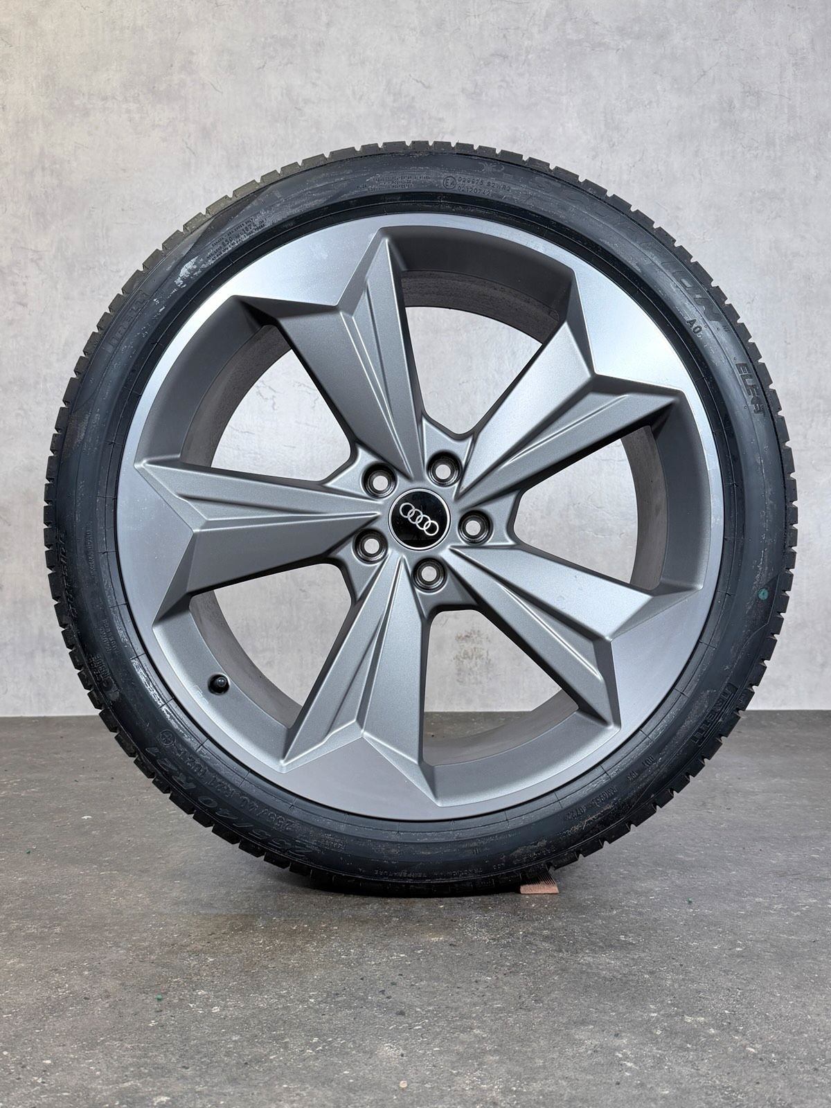 ORIGINAL 21 ZOLL AUDI Q4 & SPORTBACK SPORT SOMMERREIFEN 89A