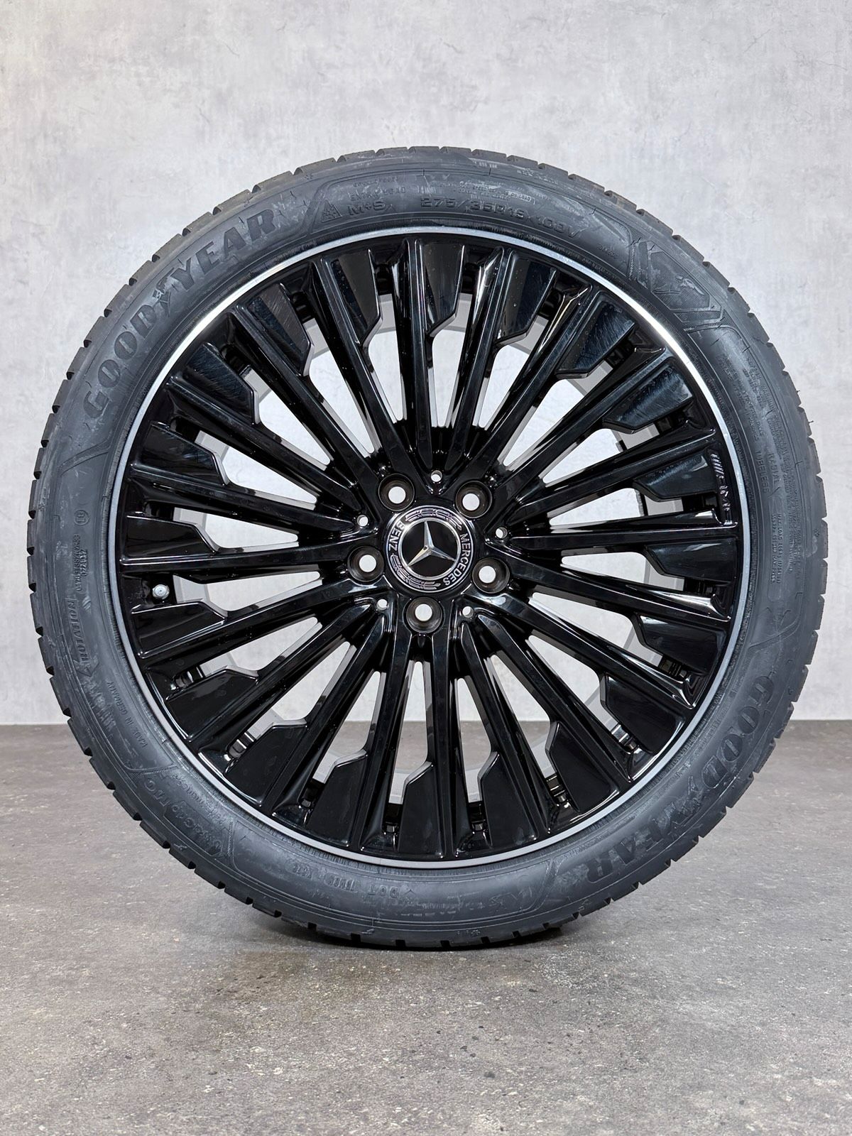 ORIGINAL 19 ZOLL MERCEDES CLE A236 C236 WINTERREIFEN