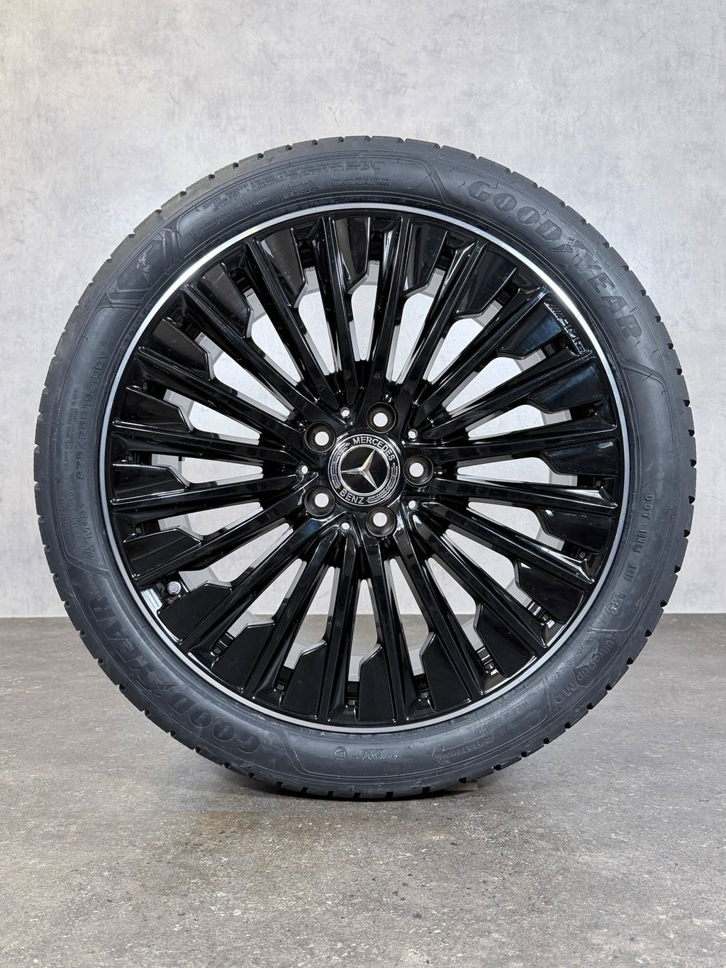 ORIGINAL 19 ZOLL MERCEDES CLE A236 C236 WINTERREIFEN