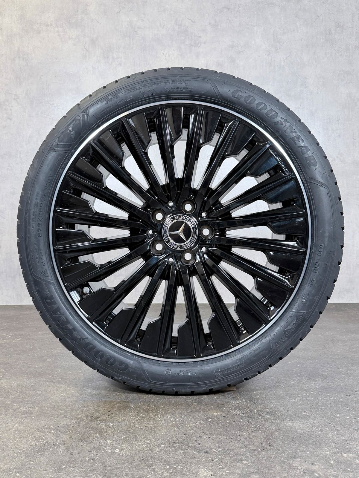 ORIGINAL 19 ZOLL MERCEDES CLE A236 C236 WINTERREIFEN