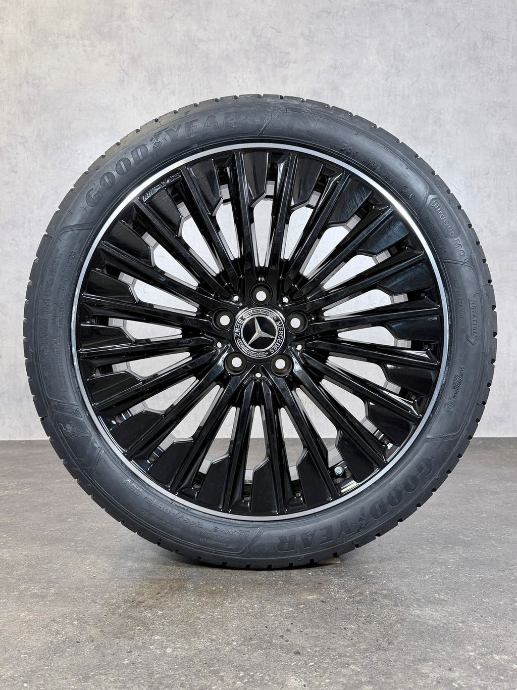 ORIGINAL 19 ZOLL MERCEDES CLE A236 C236 WINTERREIFEN