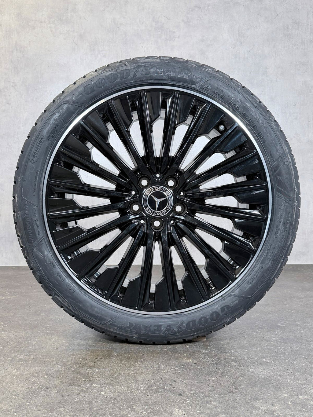 ORIGINAL 19 ZOLL MERCEDES CLE A236 C236 WINTERREIFEN