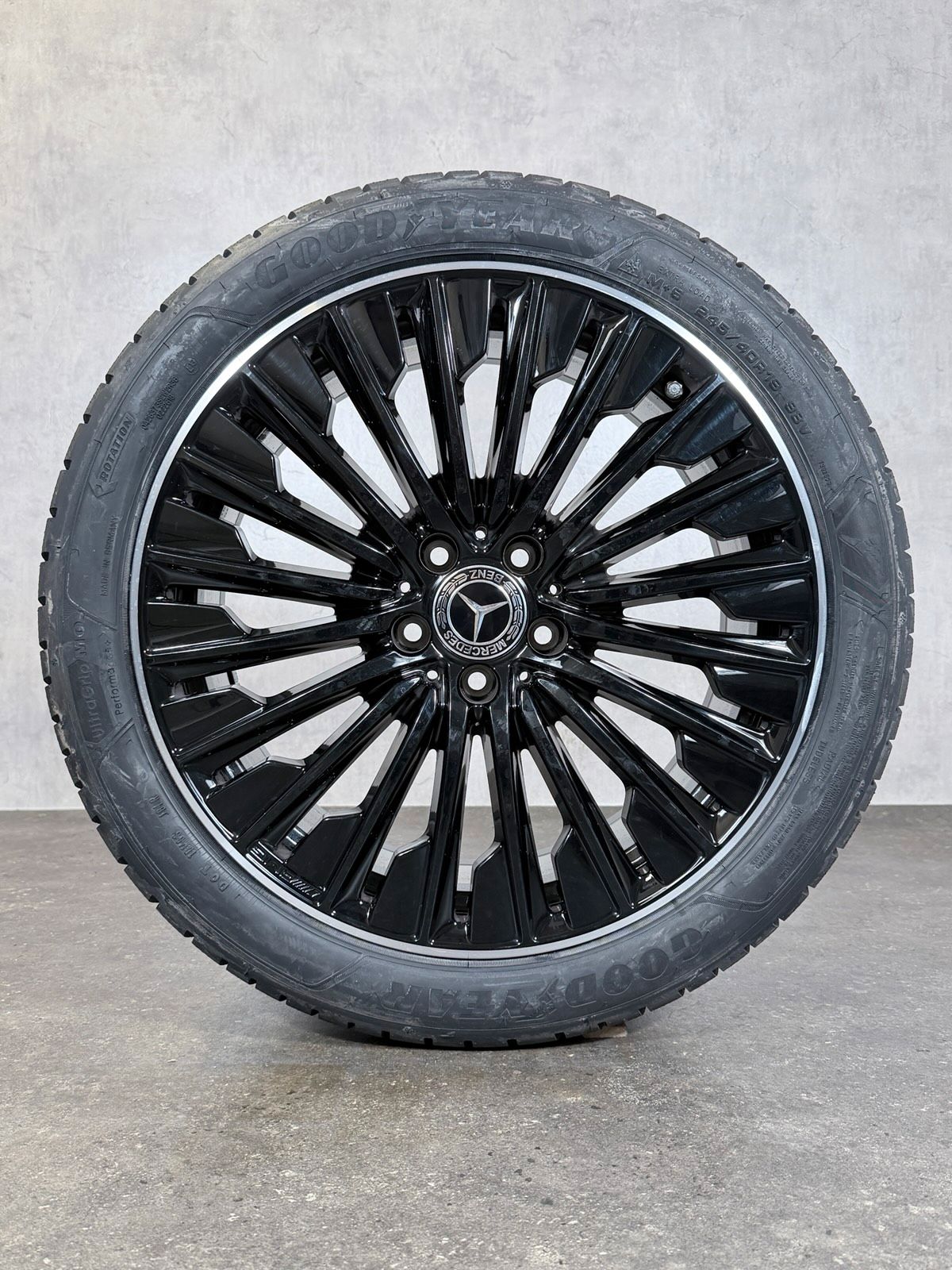 ORIGINAL 19 ZOLL MERCEDES CLE A236 C236 WINTERREIFEN