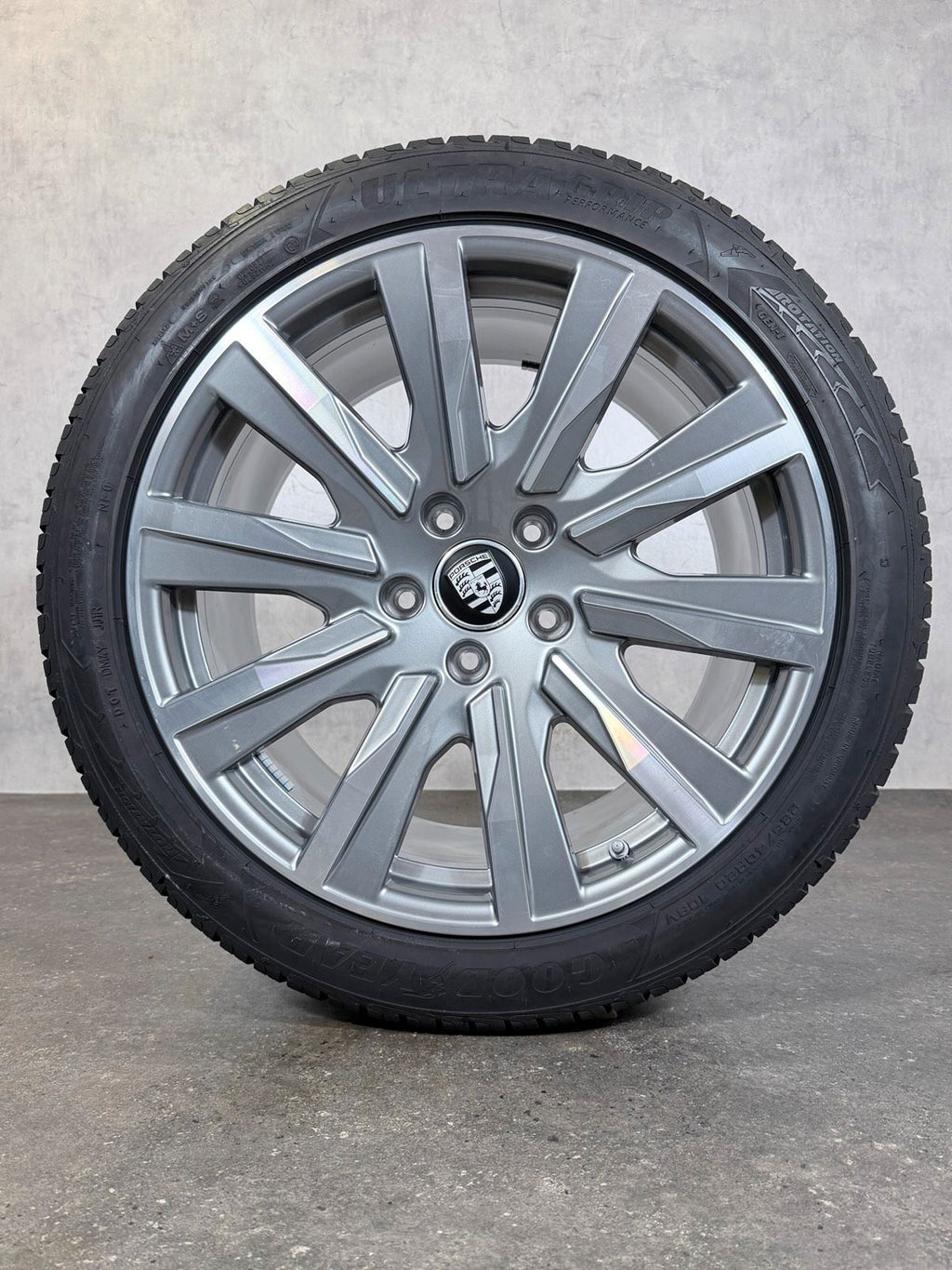ORIGINAL 20 ZOLL PORSCHE TAYCAN 9J1 TEQ GRAU WINTERREIFEN