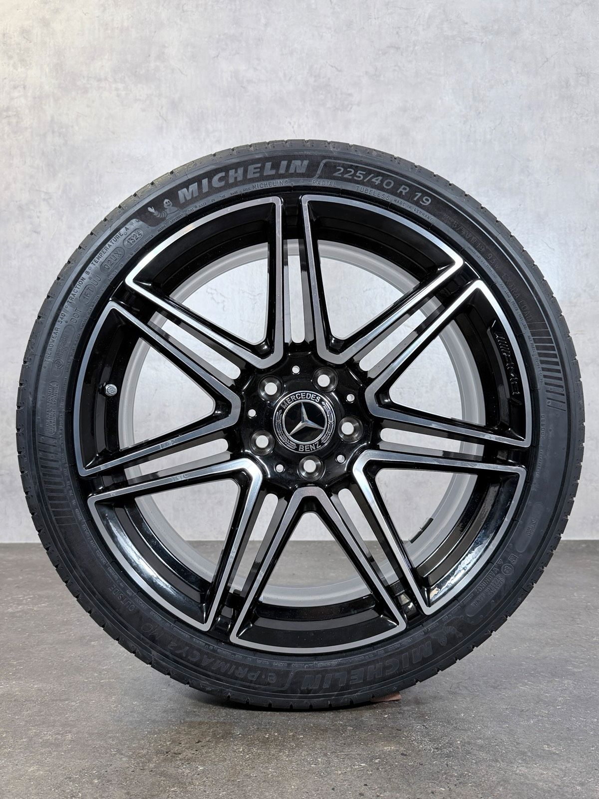 ORIGINAL 19 ZOLL MERCEDES C-KLASSE W206 S206 SOMMERREIFEN AMG