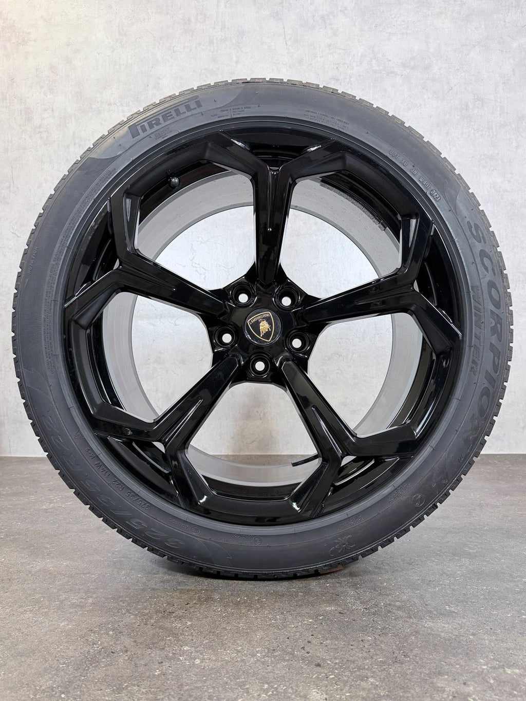 ORIGINAL 22 ZOLL LAMBORGHINI URUS WINTERREIFEN 4ML601025M