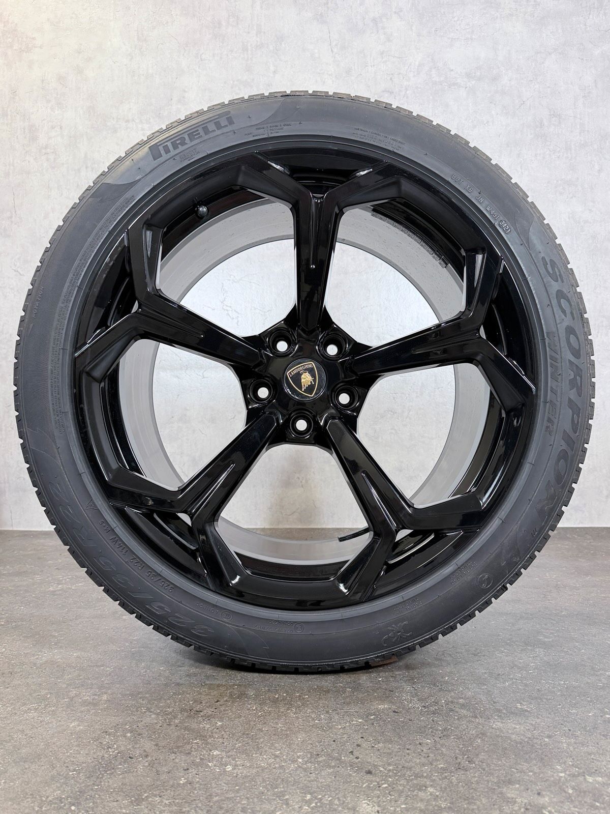 ORIGINAL 22 ZOLL LAMBORGHINI URUS WINTERREIFEN 4ML601025M