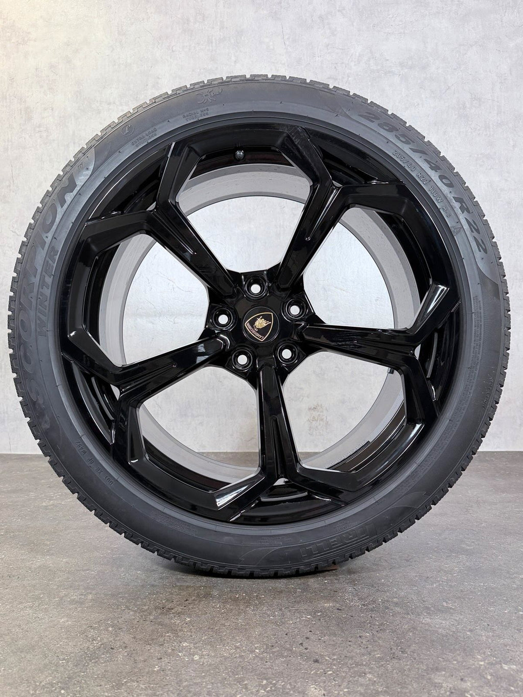 ORIGINAL 22 ZOLL LAMBORGHINI URUS WINTERREIFEN 4ML601025M