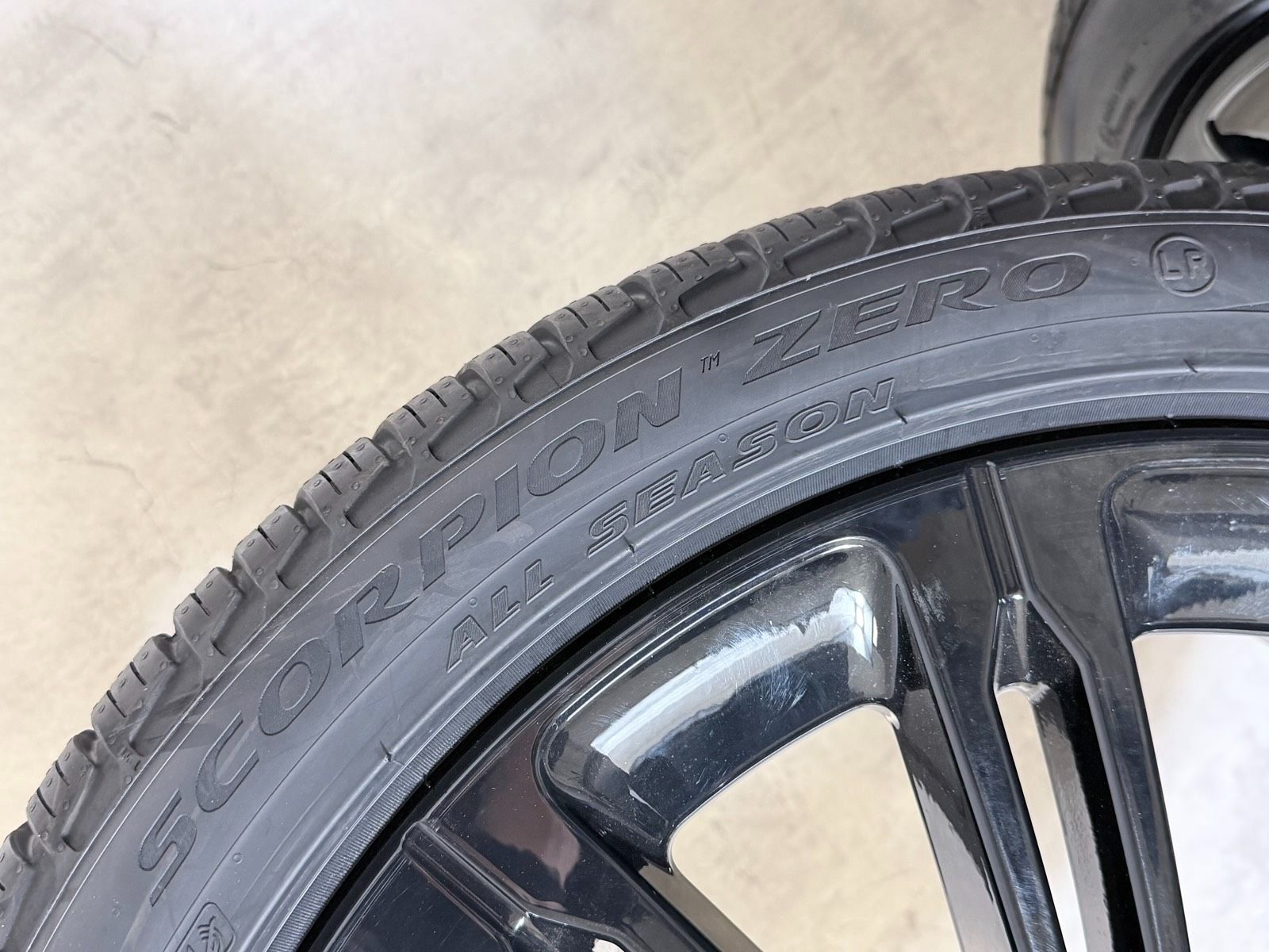 ORIGINAL 23 ZOLL LAND ROVER SPORT L460 SOMMERREIFEN L461