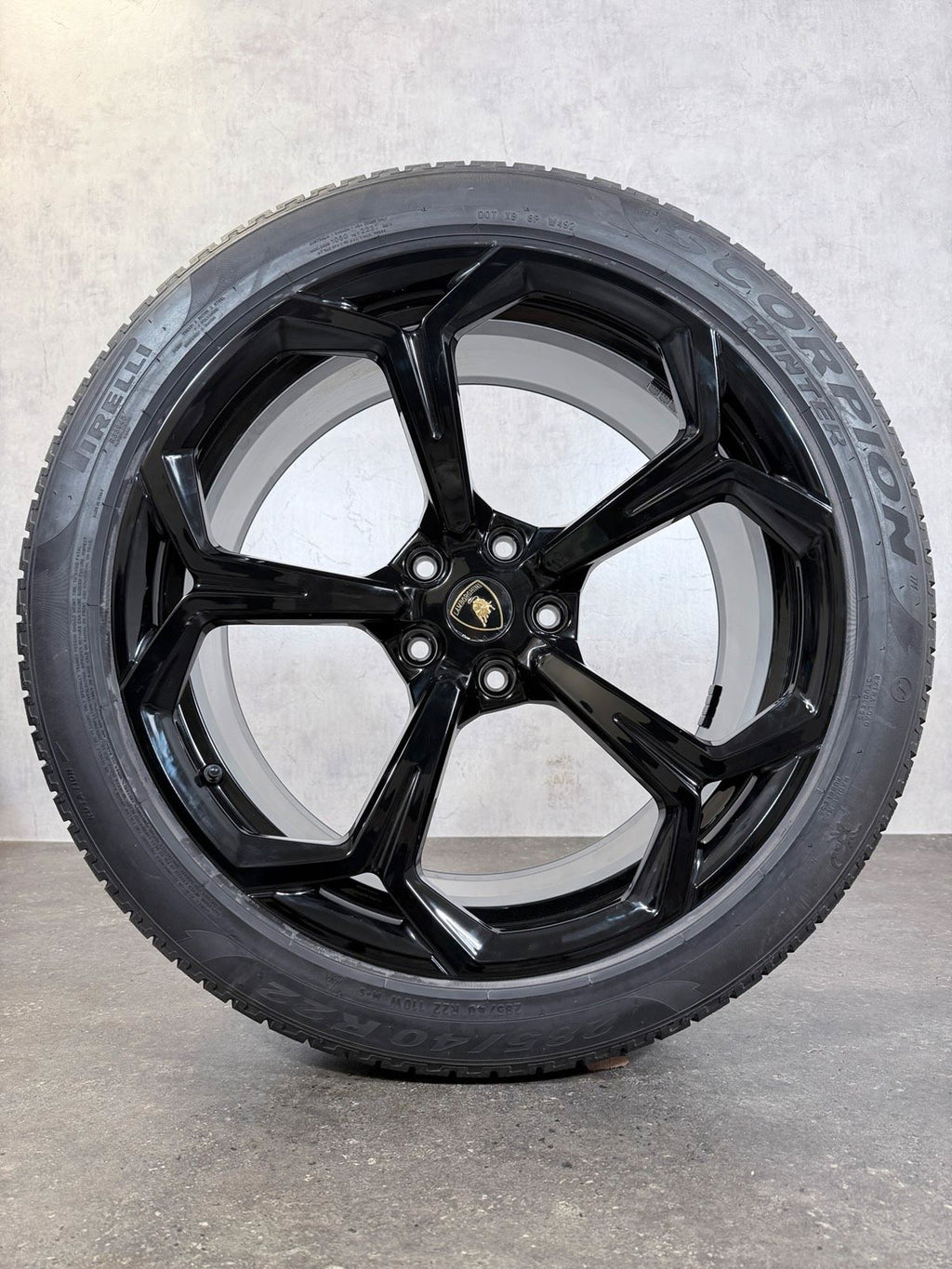 ORIGINAL 22 ZOLL LAMBORGHINI URUS WINTERREIFEN 4ML601025M