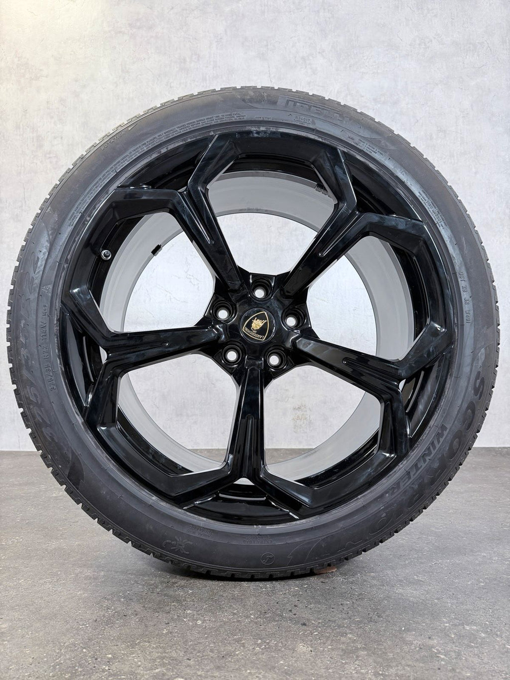ORIGINAL 22 ZOLL LAMBORGHINI URUS WINTERREIFEN 4ML601025M