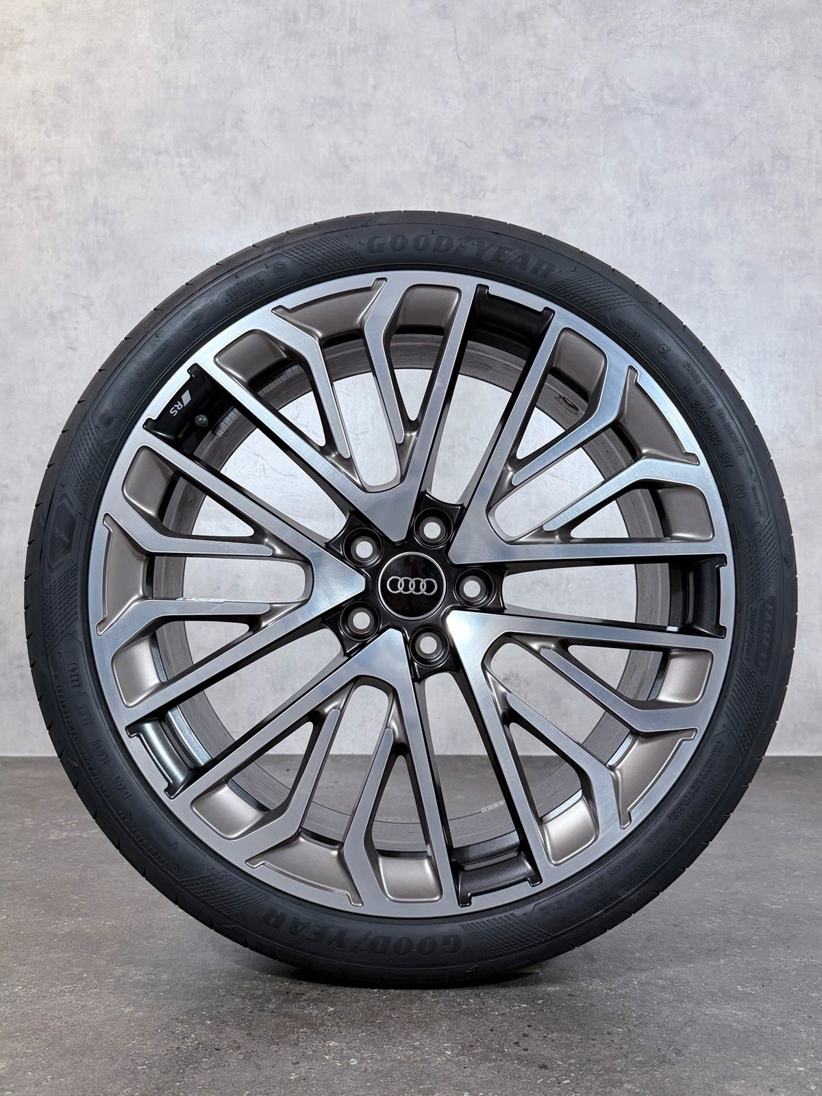 NEU ORIGINAL 20 ZOLL AUDI A5 8B3601025Q SOMMERREIFEN SOMMERRÄDER