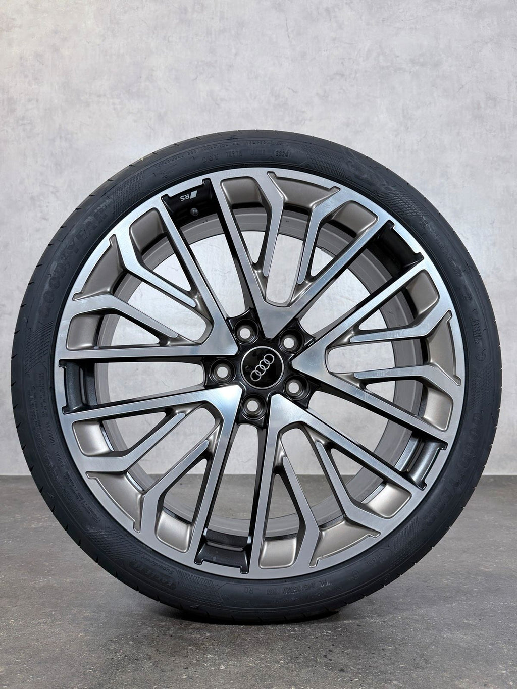 NEU ORIGINAL 20 ZOLL AUDI A5 8B3601025Q SOMMERREIFEN SOMMERRÄDER