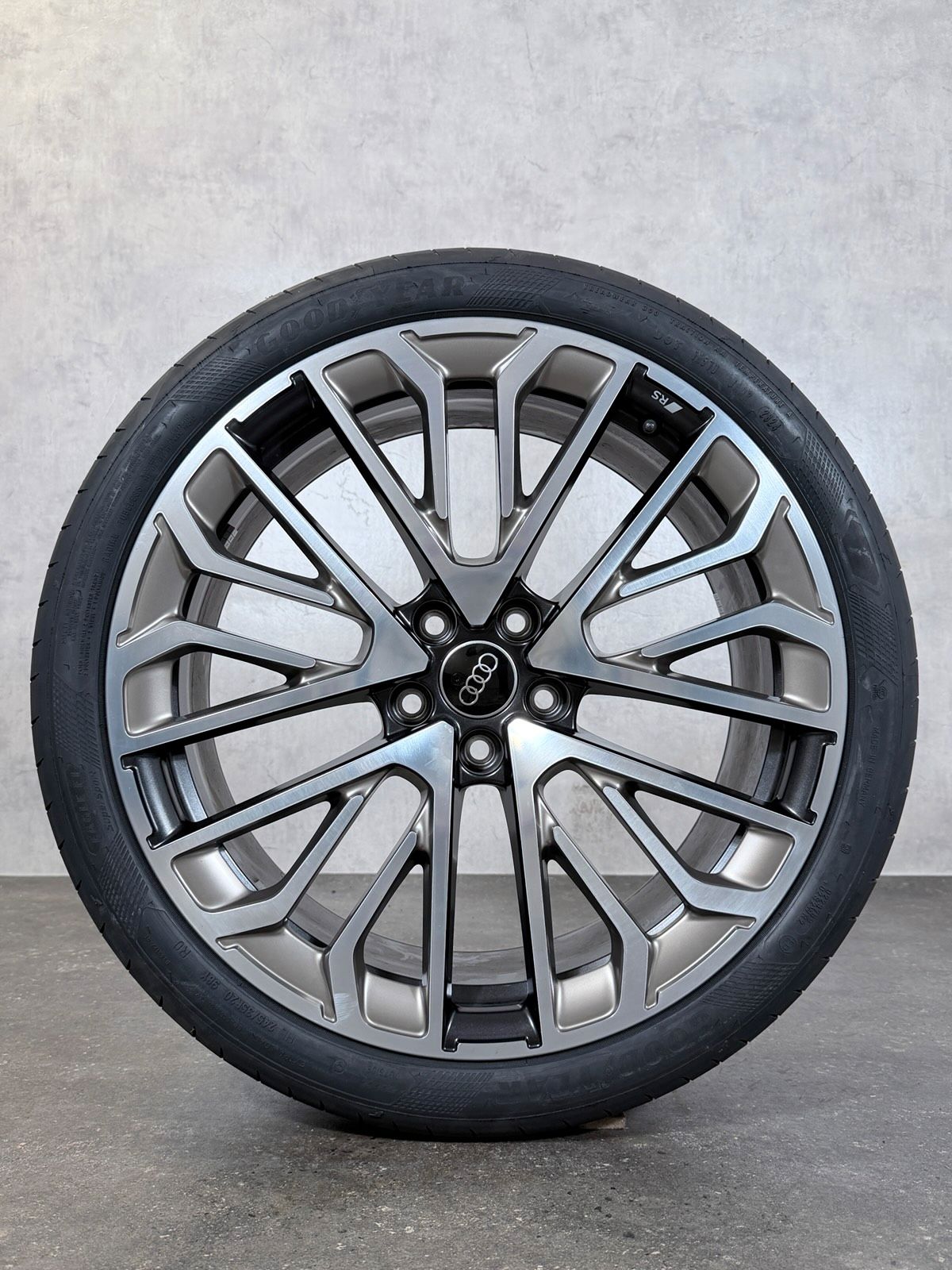 NEU ORIGINAL 20 ZOLL AUDI A5 8B3601025Q SOMMERREIFEN SOMMERRÄDER