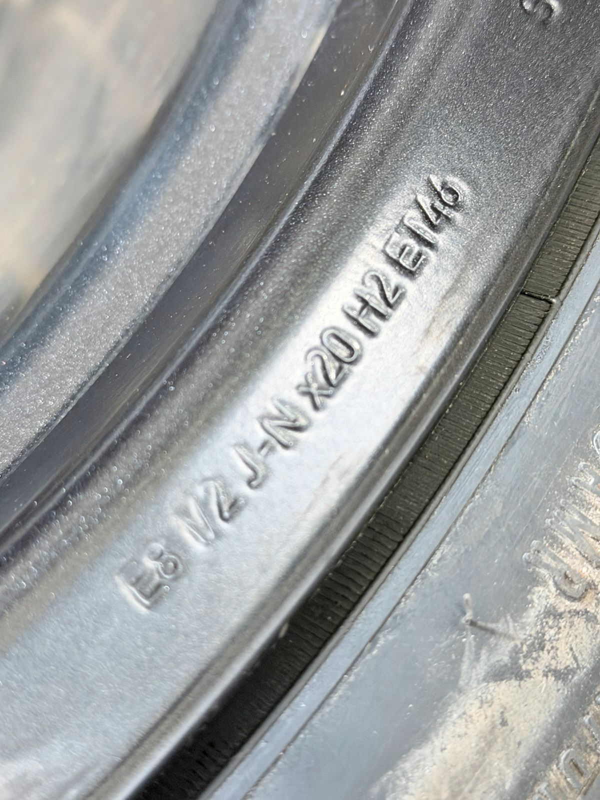 NEU ORIGINAL 20 ZOLL AUDI A5 8B3601025Q SOMMERREIFEN SOMMERRÄDER