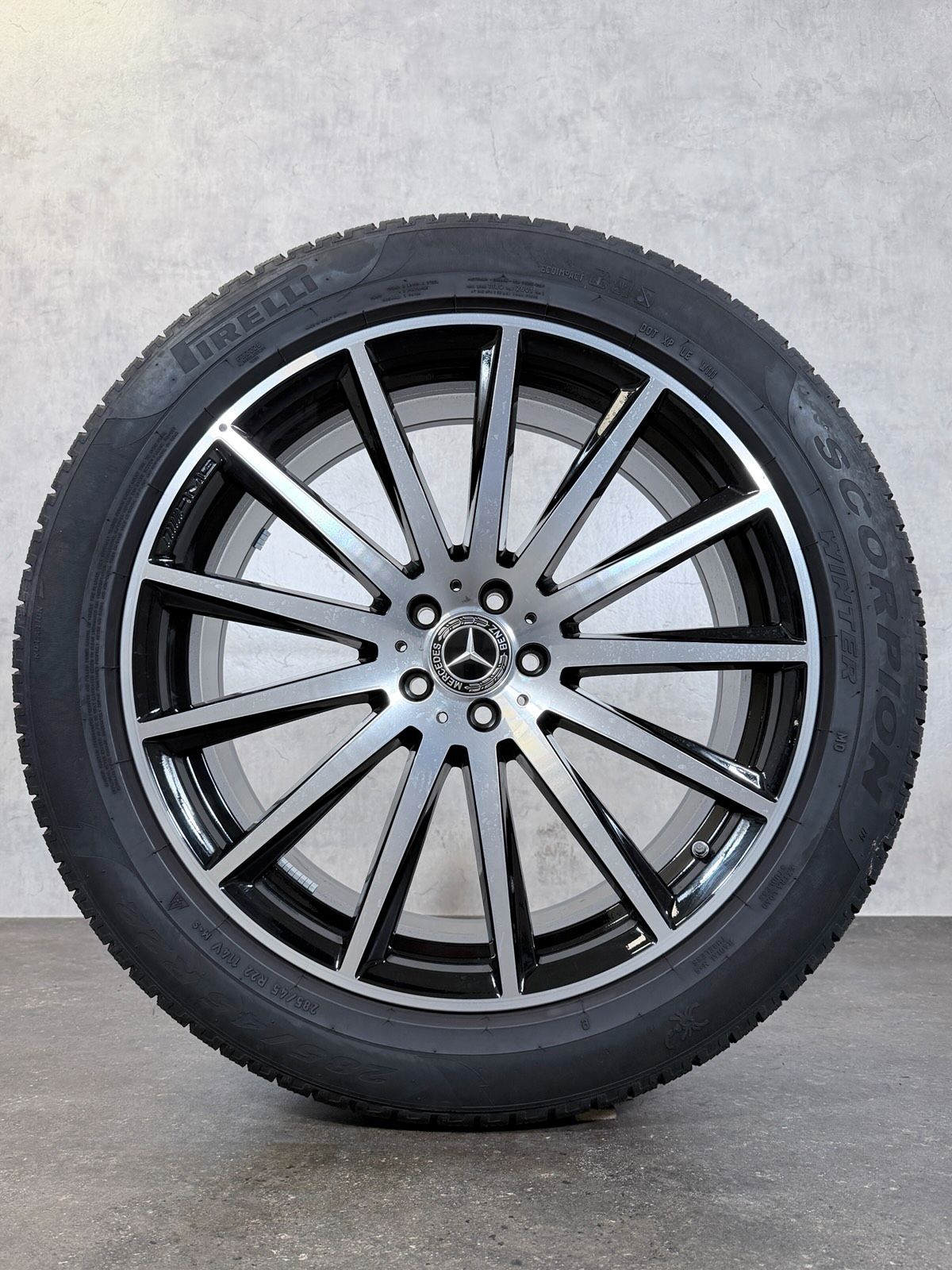 ORIGINAL 22 ZOLL MERCEDES GLS X167 W167 WINTERREIFEN AMG