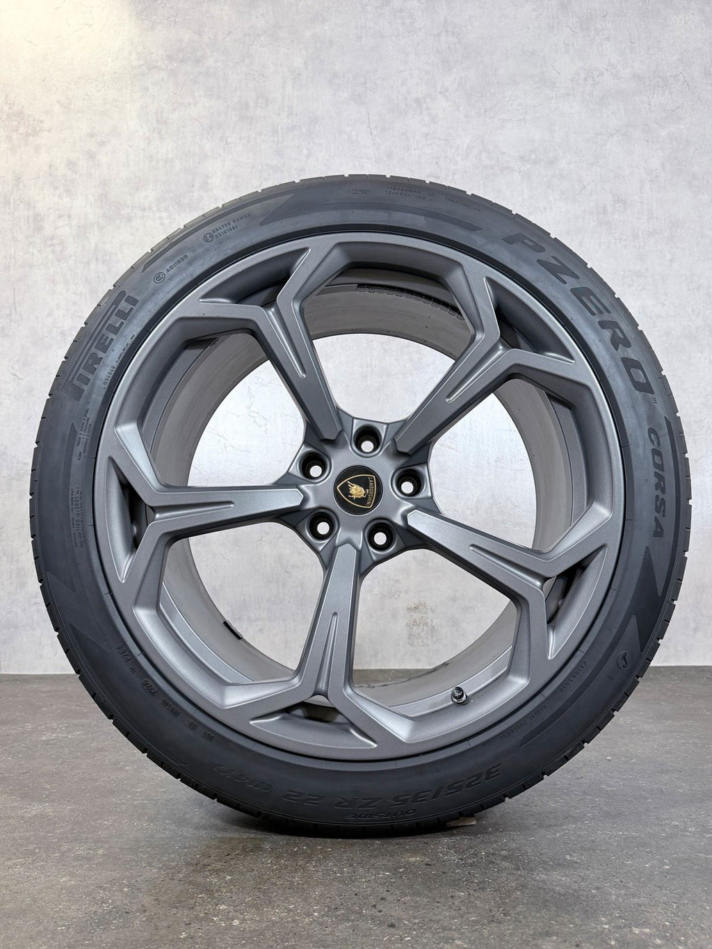 ORIGINAL 22 ZOLL LAMBORGHINI URUS SOMMERREIFEN 4ML601025M