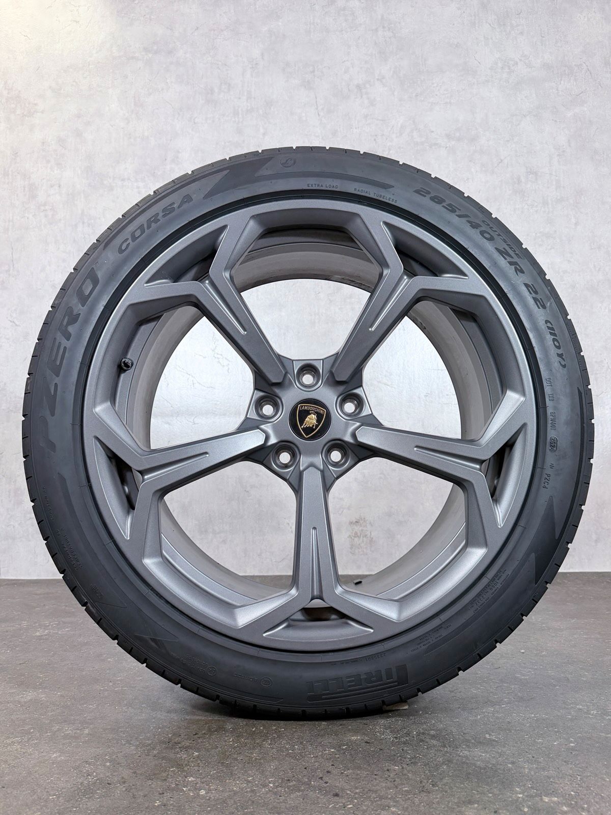 ORIGINAL 22 ZOLL LAMBORGHINI URUS SOMMERREIFEN 4ML601025M