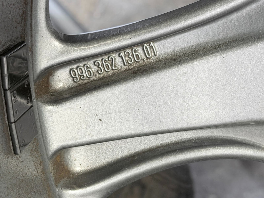 ORIGINAL 18 ZOLL PORSCHE 996 911 TURBO WINTERREIFEN GRAU
