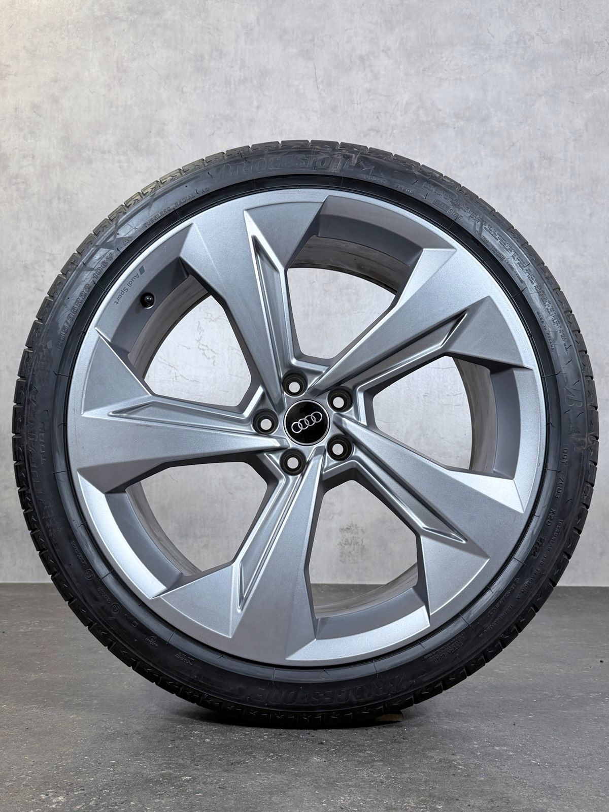 ORIGINAL 22 ZOLL AUDI SPORT Q7 SQ7 4M SOMMERREIFEN 4M0601025CD
