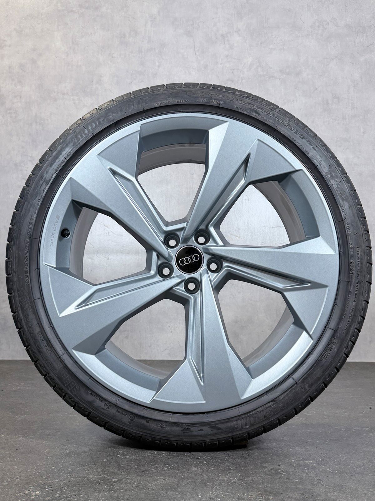 ORIGINAL 22 ZOLL AUDI SPORT Q7 SQ7 4M SOMMERREIFEN 4M0601025CD