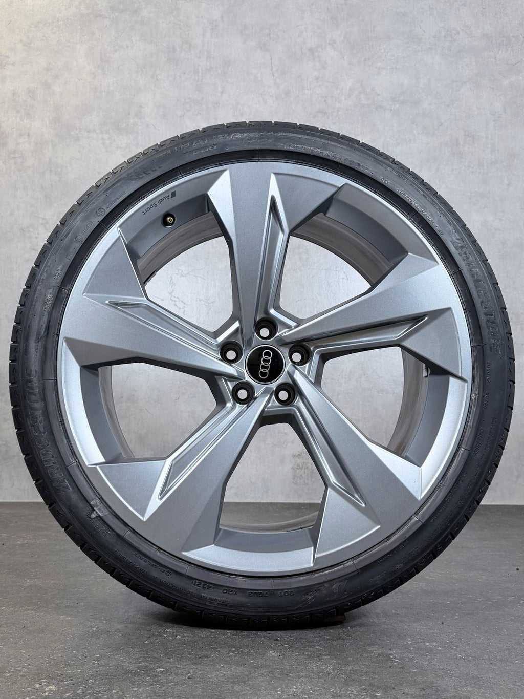 ORIGINAL 22 ZOLL AUDI SPORT Q7 SQ7 4M SOMMERREIFEN 4M0601025CD