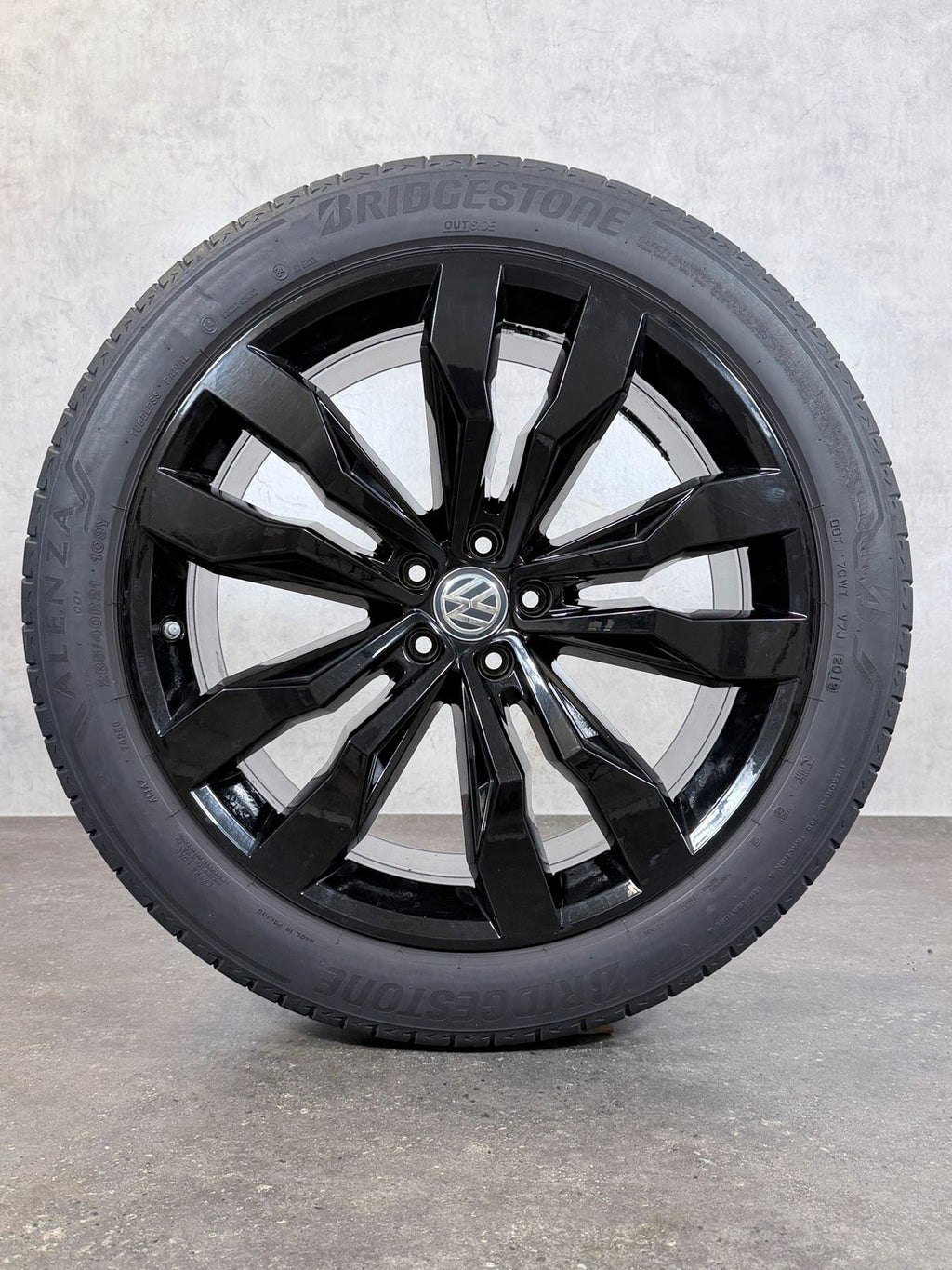 ORIGINAL 21 ZOLL VW TOUAREG III CR SUZUKA SOMMERREIFEN SCHWARZ
