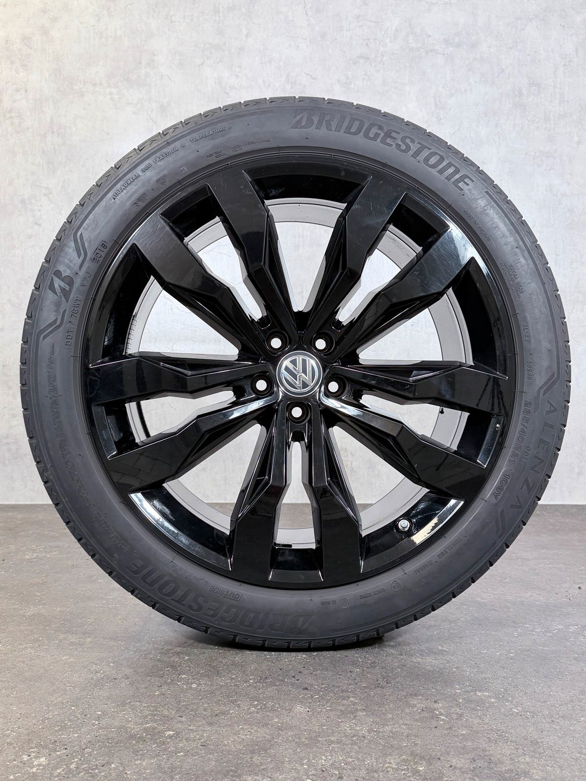 ORIGINAL 21 ZOLL VW TOUAREG III CR SUZUKA SOMMERREIFEN SCHWARZ