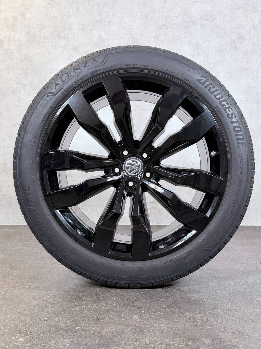 ORIGINAL 21 ZOLL VW TOUAREG III CR SUZUKA SOMMERREIFEN SCHWARZ