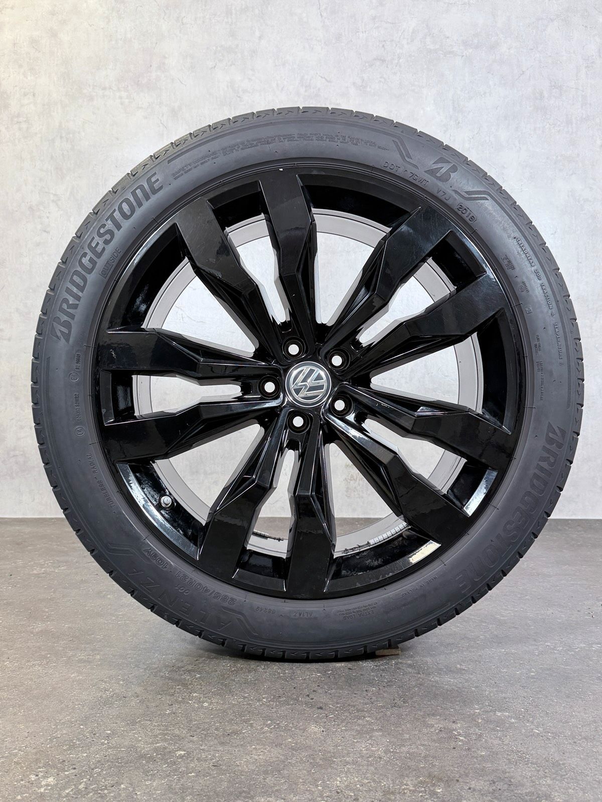 ORIGINAL 21 ZOLL VW TOUAREG III CR SUZUKA SOMMERREIFEN SCHWARZ