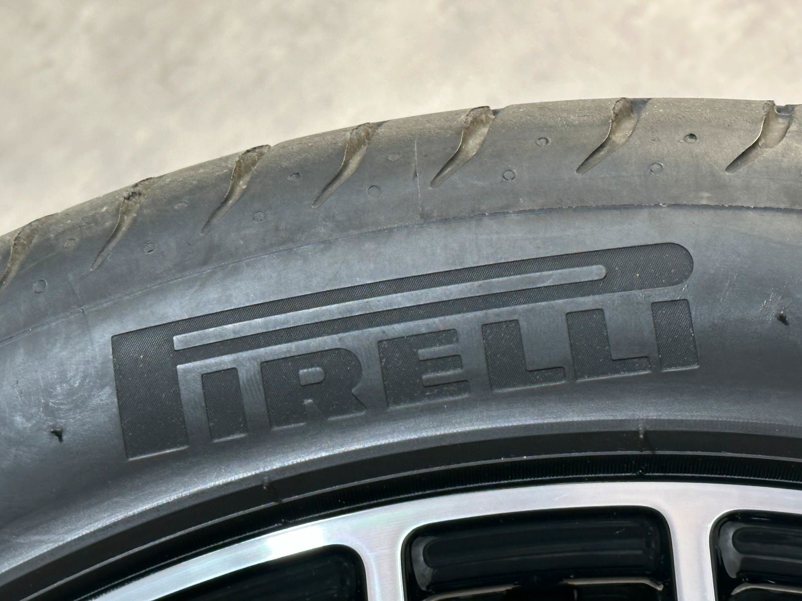 ORIGINAL 21 ZOLL PORSCHE MACAN III 95B TURBO V SOMMERREIFEN