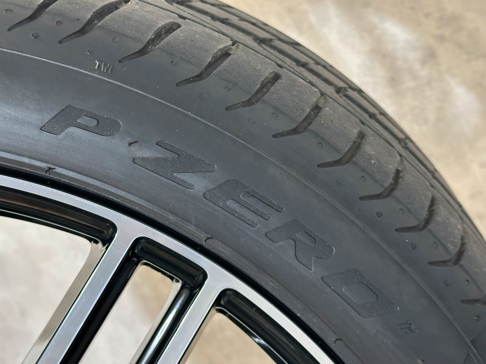 ORIGINAL 21 ZOLL PORSCHE MACAN III 95B TURBO V SOMMERREIFEN