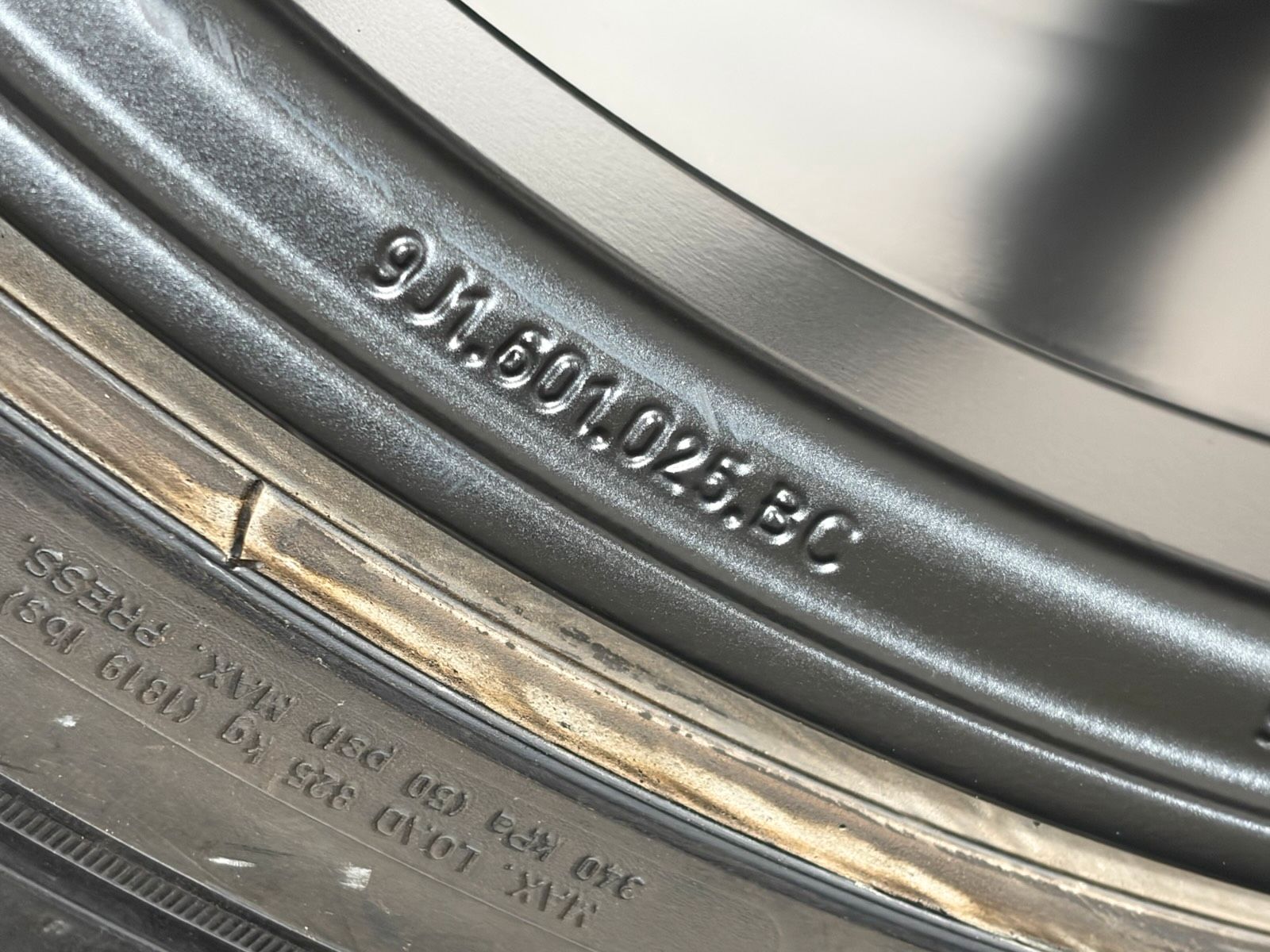 ORIGINAL 21 ZOLL PORSCHE TAYCAN 9J1 SPYDER SOMMERREIFEN