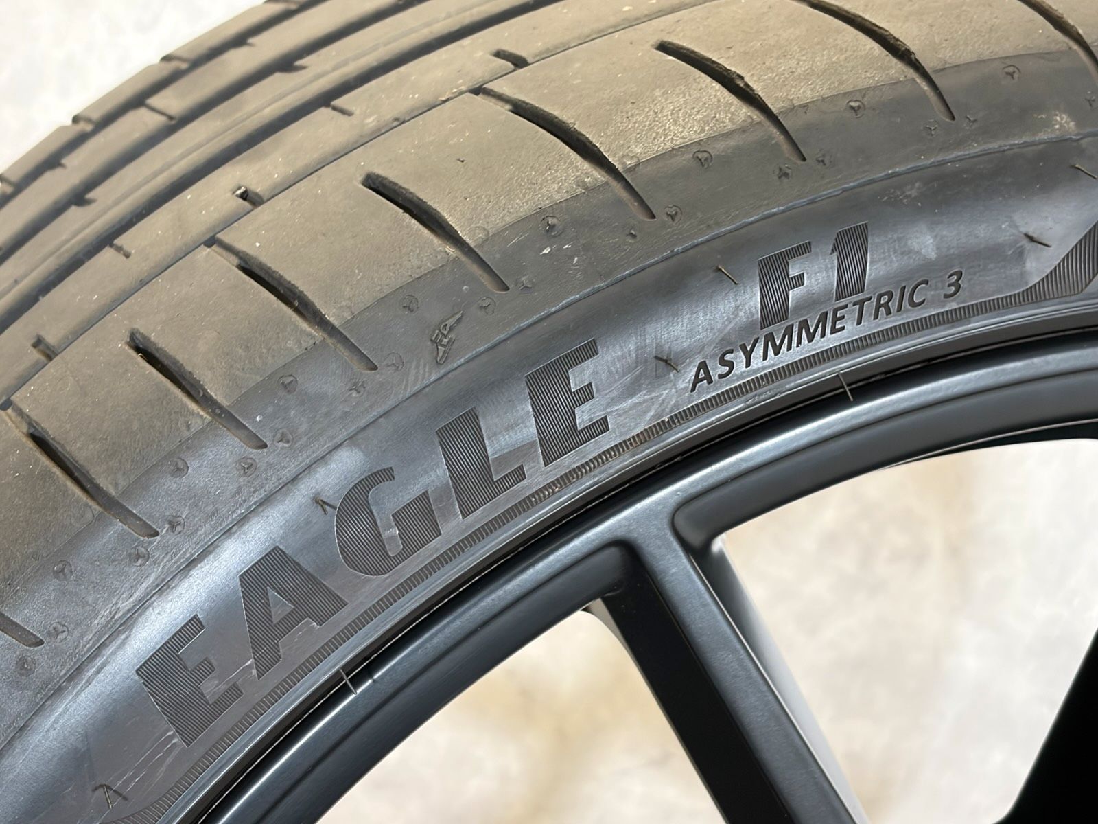 ORIGINAL 21 ZOLL PORSCHE TAYCAN 9J1 SPYDER SOMMERREIFEN