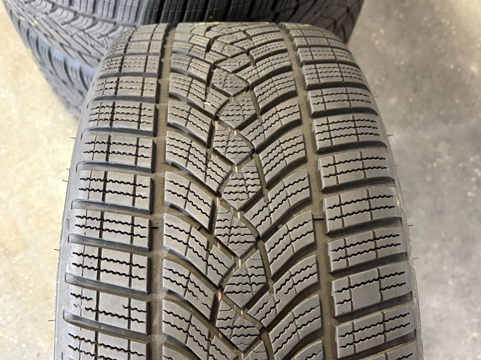 ORIGINAL 18 ZOLL BMW 4er G26 i4 G26 STYLING 853 WINTERREIFEN